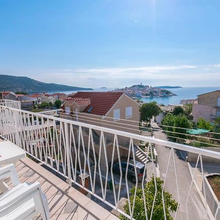 Apartment Nensi Примоштен Екстер'єр фото