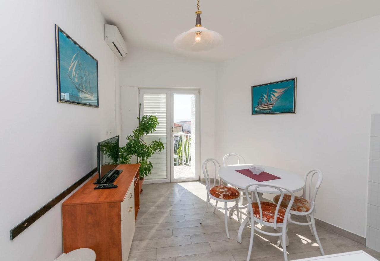 Apartment Nensi Примоштен Екстер'єр фото